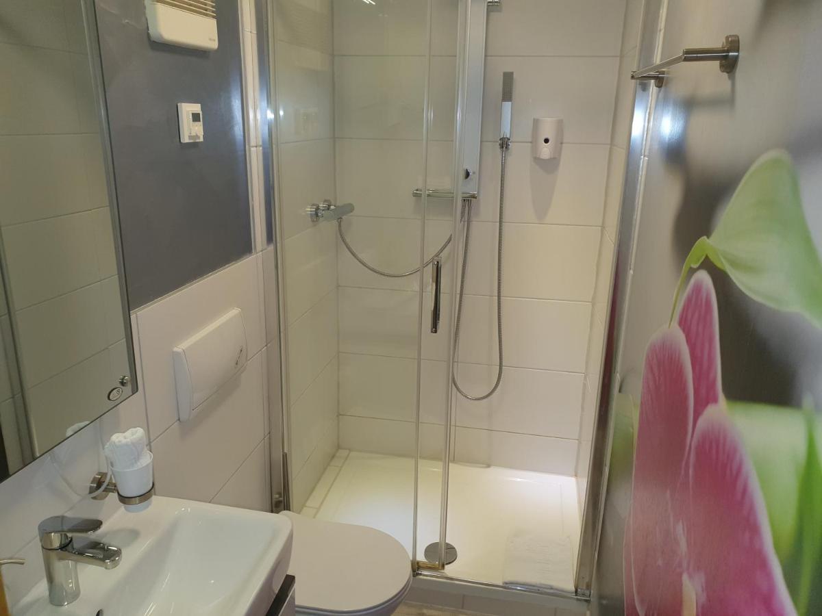 Hotel Exquisite Bobenheim am Berg Екстер'єр фото